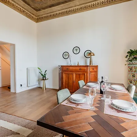 Ottocento Apartment *